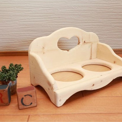 木製　カントリー調　ペット用テーブル　食器台　エサ台　ハートSサイズ 2枚目の画像