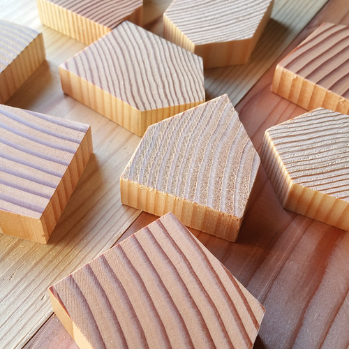 オブジェ作りに】木製おうち型ハンドメイド素材◇厚さ1.5センチ