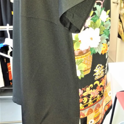 着物素材シルク１００％（絹）：留袖リメイク：アンティーク風のアロハシャツ、高級感のあるシャツ！ 8枚目の画像