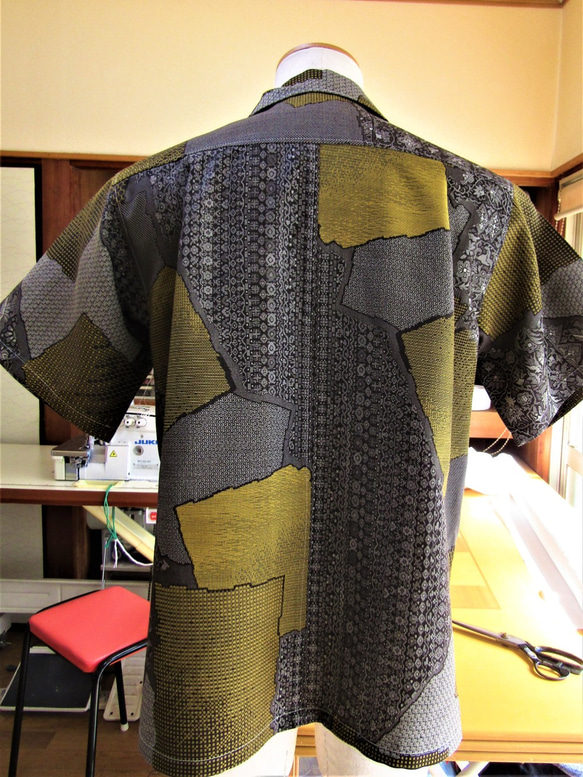 　Ｍ：化繊着物リメイク：アロハシャツ：古い着物！サイズ　！ 5枚目の画像