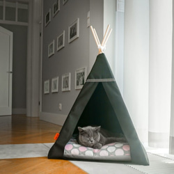 受注製作｜ズレない、使える猫テント ベッド ティピー 小型犬にも （ブラック x ピンクドット） 4枚目の画像
