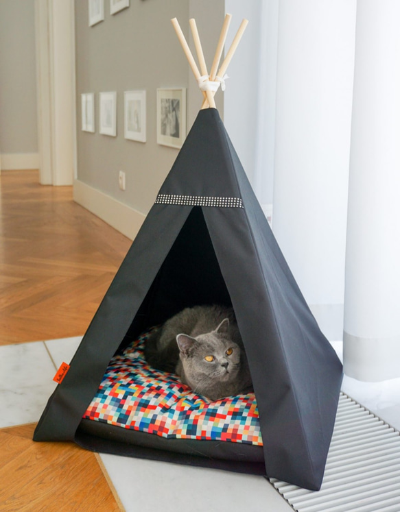 受注製作｜サイズ２種類 水濡れに強い 猫 犬 テント ハウス ティピー（ブラックテント x ピクセル） 5枚目の画像