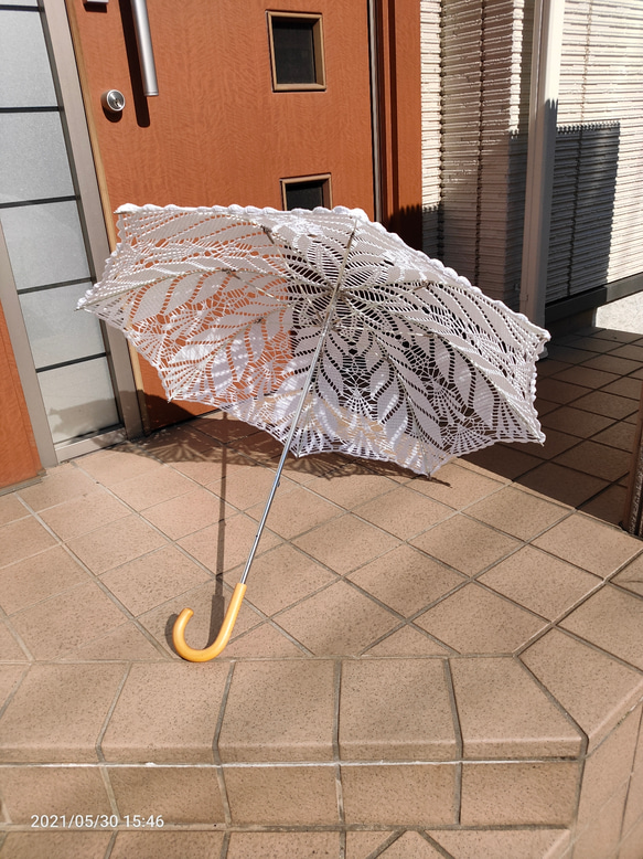 幾何学模様のレース編み日傘 6枚目の画像
