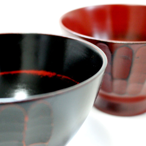 讃岐漆器 菊しぼり飯碗 赤黒ペアセット 夫婦椀 ペア茶碗 茶碗