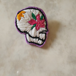 メキシカンスカル Flower  刺繍ブローチ 1枚目の画像