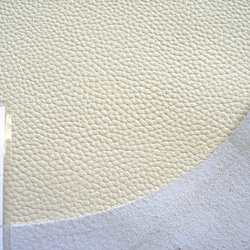 【半裁サイズでお見積します！】ステア 日本産原皮 牛革 ウレタン仕上 #01オフホワイト 3枚目の画像