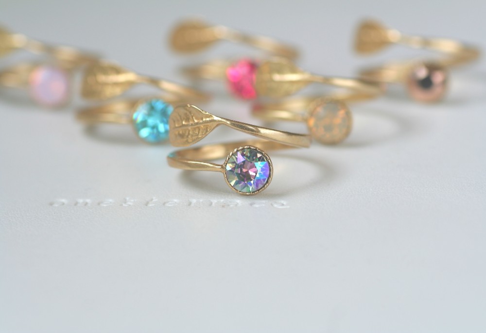Swarovski リーフモチーフ リング リーフとスワロフスキーのフォークリング 指輪・リング Aren