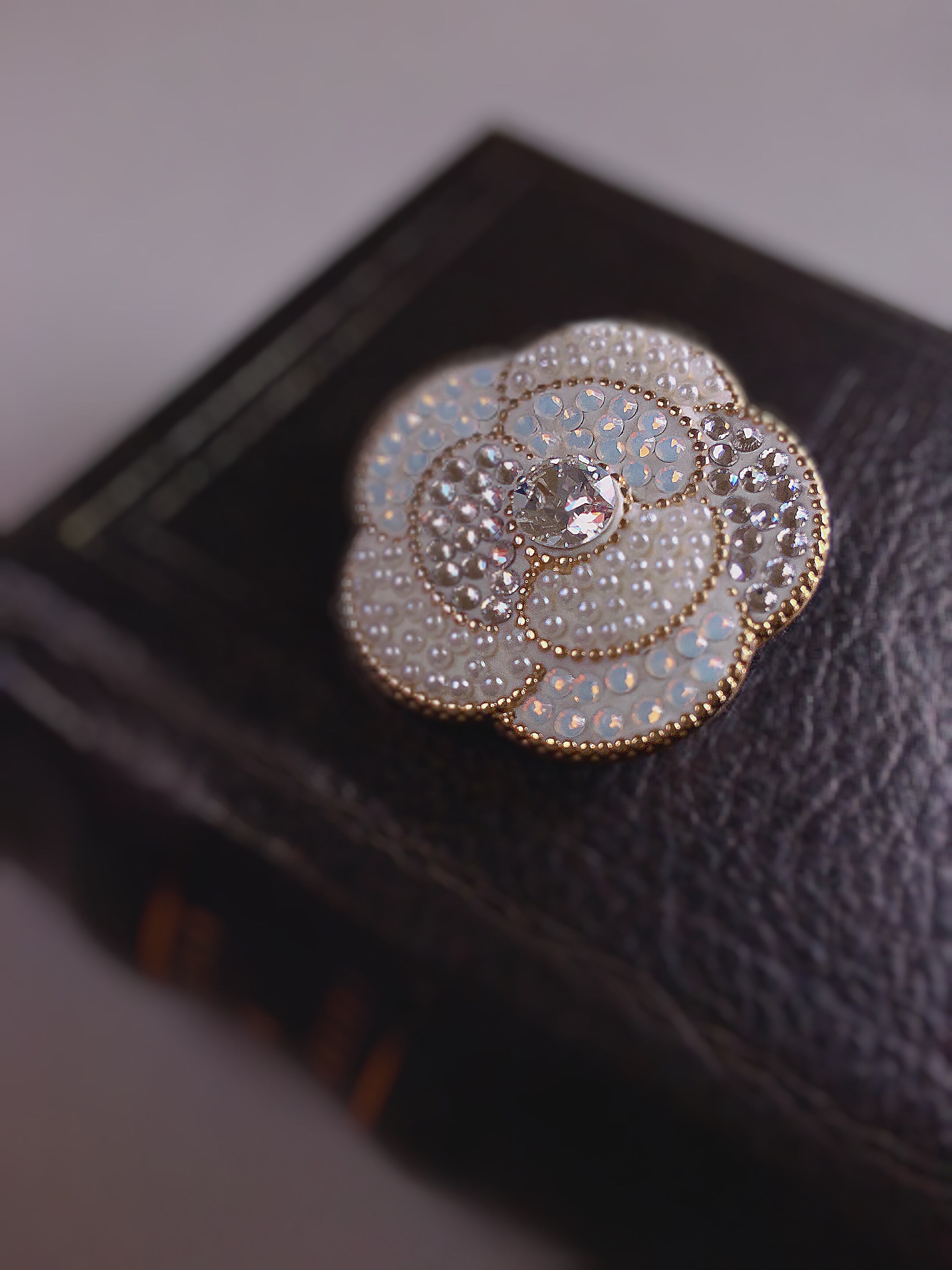 106-2674 シルバーフラワー、カメリアブローチ SWAROVSKI