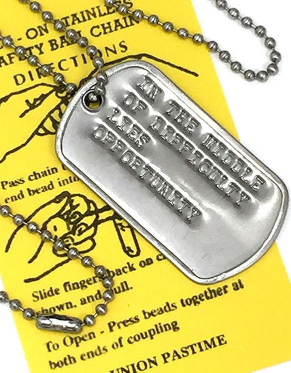 名言 DOGTAG ドッグタグ どんな困難の中にもチャンスはある  DP-063 USA 新品 1枚目の画像