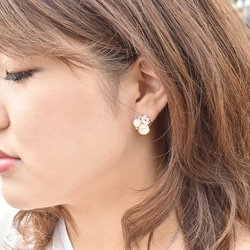 恋のビジューピアス【Cherie】ベージュ 1枚目の画像