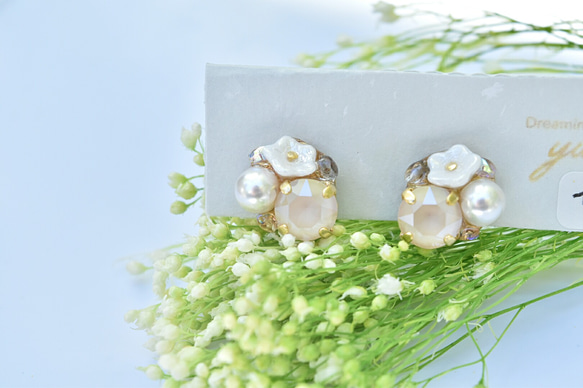 恋のビジューピアス【Cherie】ベージュ 2枚目の画像