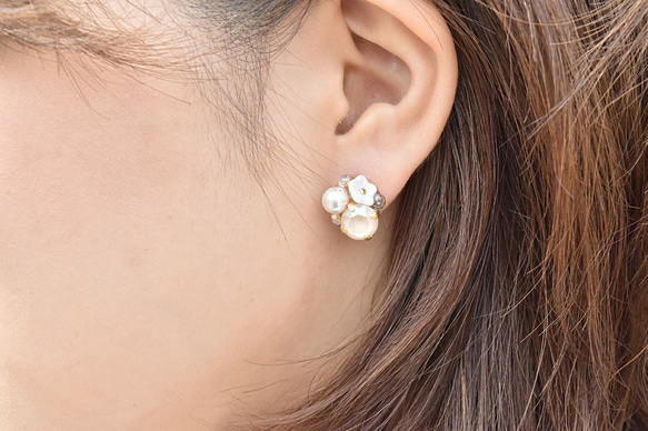 恋のビジューピアス【Cherie】ベージュ 3枚目の画像