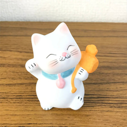 招きネコちゃん　陶器人形　3体セット　超キュート　愛らしい　かわいい　猫　ネコ　にゃんこ　職人手作り 4枚目の画像