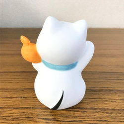招きネコちゃん　陶器人形　3体セット　超キュート　愛らしい　かわいい　猫　ネコ　にゃんこ　職人手作り 5枚目の画像
