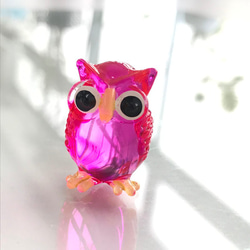 ミニチュアガラス　フクロウ　1体　ピンク　インテリア　パーツ　１点１点職人の手作り作品 1枚目の画像