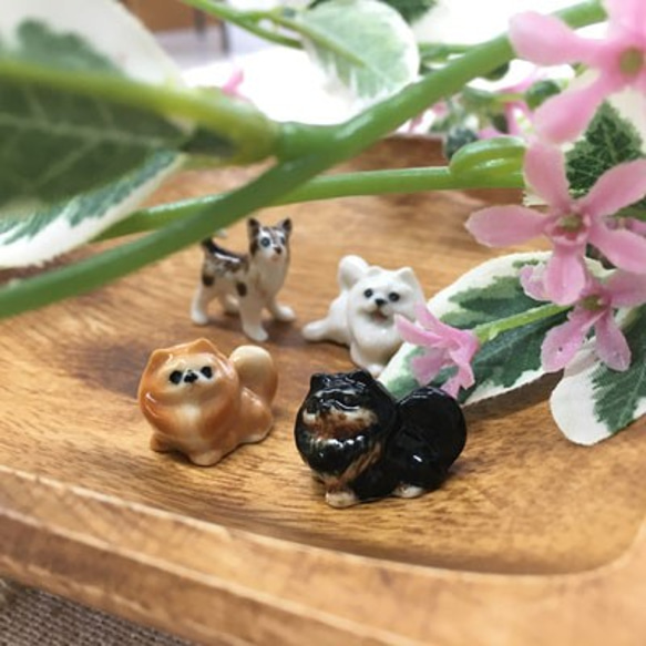 いぬ　犬　陶器　ミニチュア　置物　インテリア　工芸品　美術品　A3126 いぬ 犬 陶器 ミニチュア 置物 インテリア 工芸品 美術品 A3126