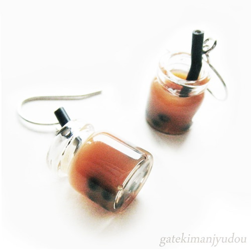 タピオカミルクティーのピアス【イヤリング変更可】 ピアス（フック  