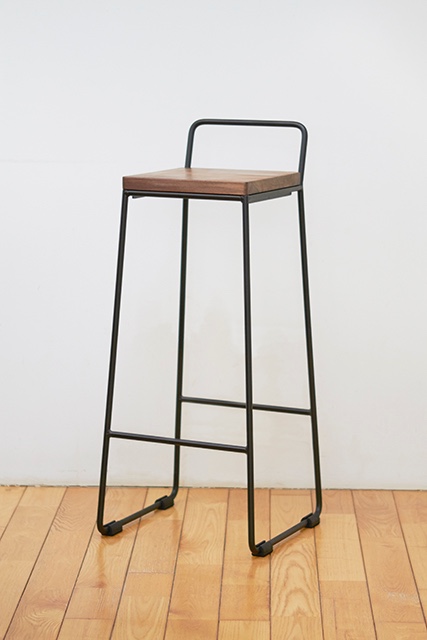 Tekkin Stool 2　ウォールナット・中棚無し仕様