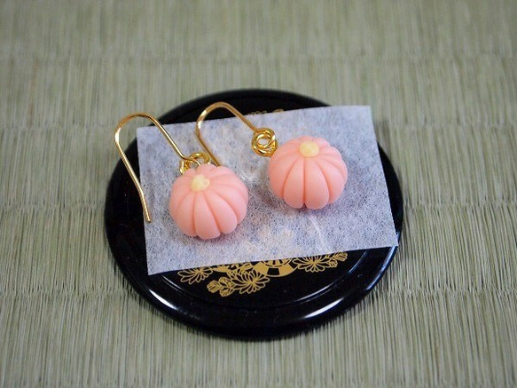和菓子のピアス（ヘラ切菊　ピンク） 1枚目の画像
