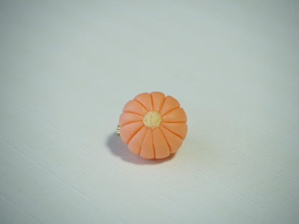 和菓子のブローチ（ヘラ切菊　ピンク） 1枚目の画像