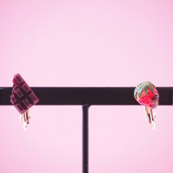 イチゴとチョコのイヤリング（ネジバネ式） 2枚目の画像