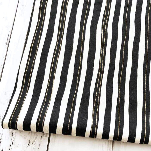 110×50 綿麻キャンバス コットンリネン ラメストライプの布 生地 ブラック 1枚目の画像