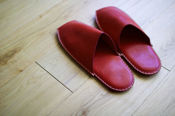 手縫いのレザースリッパ【レッド】 