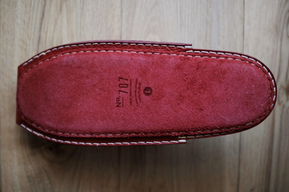 手縫いのレザースリッパ【レッド】 