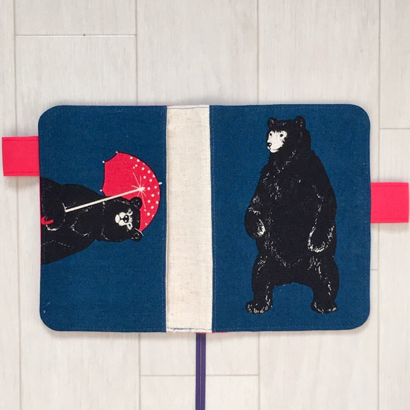 手帳カバー（A6・ほぼ日手帳オリジナル・文庫本 対応）バタフライホルダー付き 〈bear blue3 〉 5枚目の画像