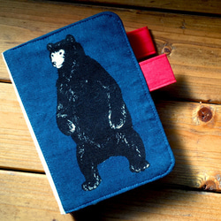 手帳カバー（A6・ほぼ日手帳オリジナル・文庫本 対応）バタフライホルダー付き 〈bear blue3 〉 7枚目の画像