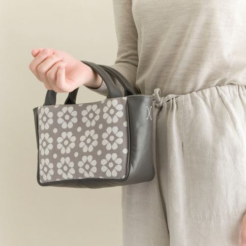 ミニショルダーバッグ グレー 花柄×レザー ハンドステッチ ショルダー