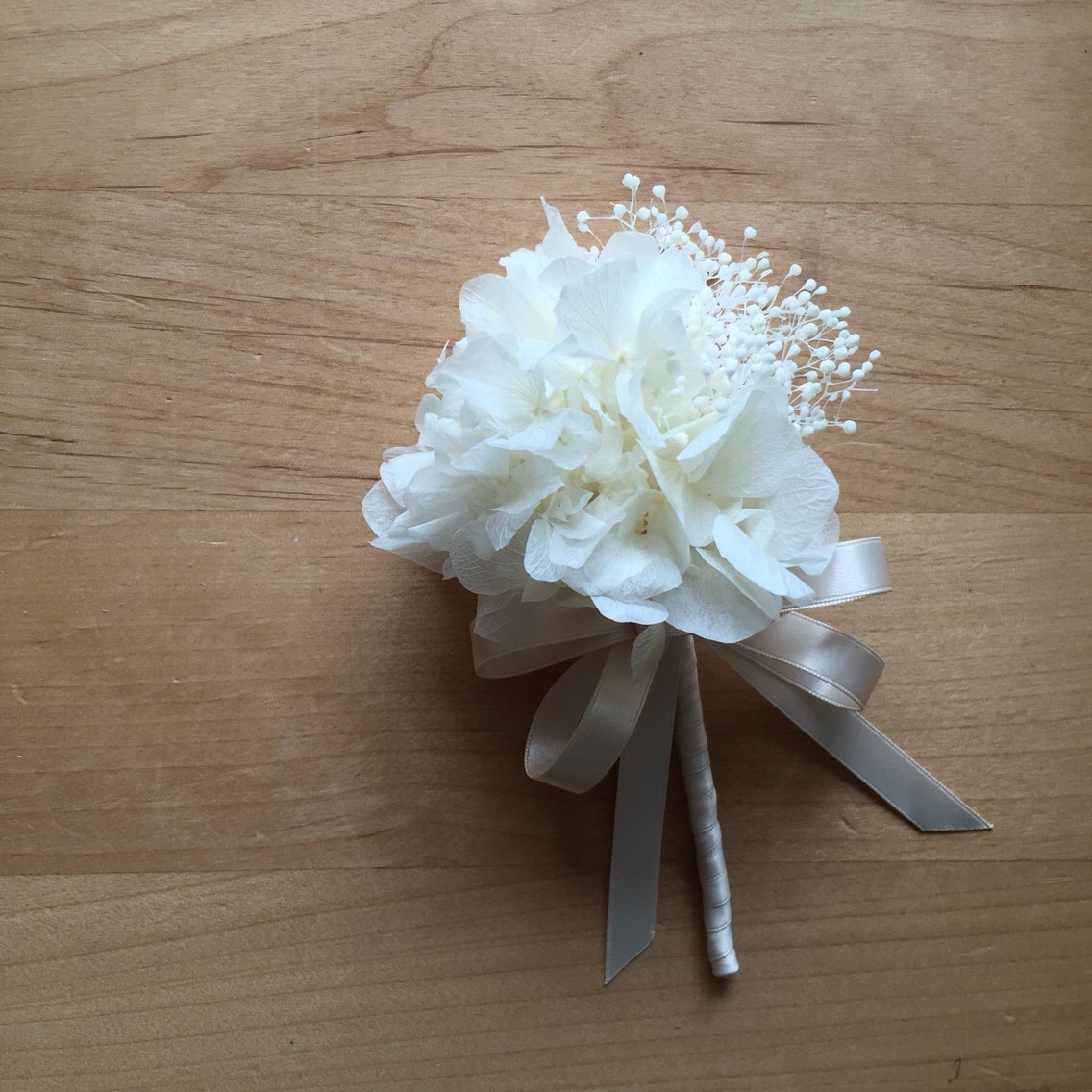 white flowers✼∗新郎様ブートニア ブーケ R・Flowers 通販