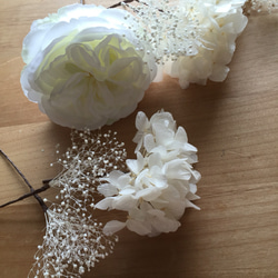 ホワイトローズと紫陽花かすみ草のヘッドドレス✼∗ 5枚目の画像