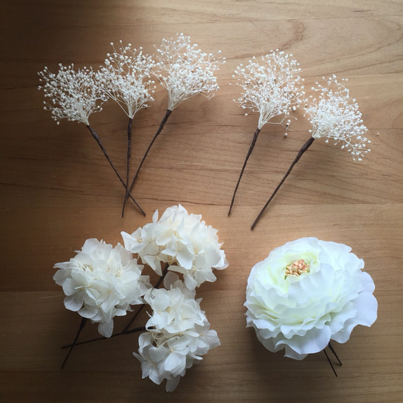 ホワイトラナンキュラスと紫陽花かすみ草のヘッドドレス✼∗ 4枚目の画像