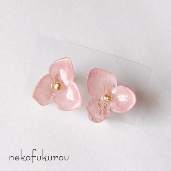 繡球花夾式耳環 粉紅色 花瓣3片 第1張的照片