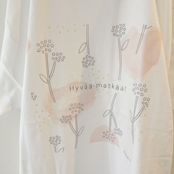 水彩タッチ　フラワープリント　Tシャツ　 4枚目の画像