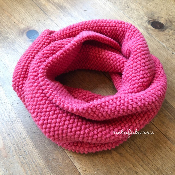 蓬鬆的羊毛針織長snodd玫瑰粉紅色 第1張的照片