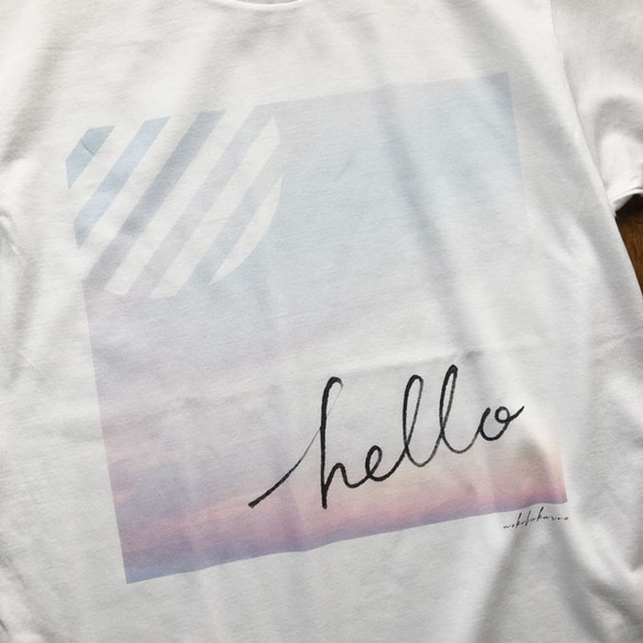 HELLOプリント　ゆるっと　Tシャツ 2枚目の画像