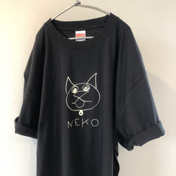 ゆったり　シルエット　ねこTシャツ　スミクロ 1枚目の画像