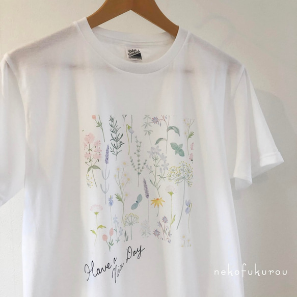 客製化植物印花寬鬆T卹 第3張的照片