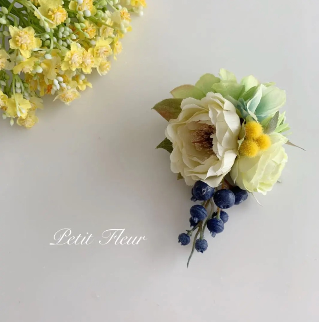 ピオニーとミルフィーユローズのコサージュ＊ コサージュ PetitFleur 