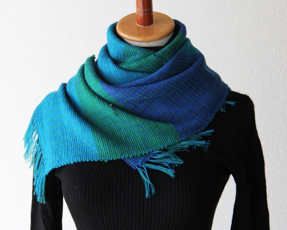 《鮮やかブルーの世界》ウール手織りマフラー　ターコイズグリーン　秋冬カラー/プレゼント 1枚目の画像