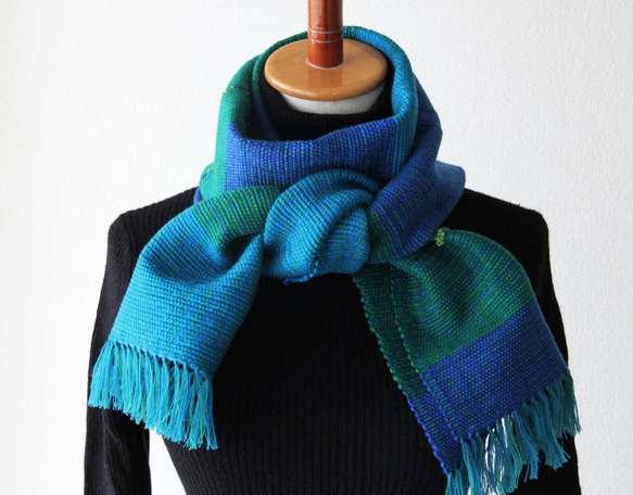 《鮮やかブルーの世界》ウール手織りマフラー　ターコイズグリーン　秋冬カラー/プレゼント 3枚目の画像