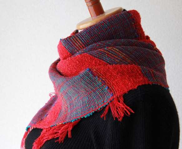 大人の赤を楽しむウール手織りマフラー　シアンレッド　秋冬カラー/プレゼント 6枚目の画像
