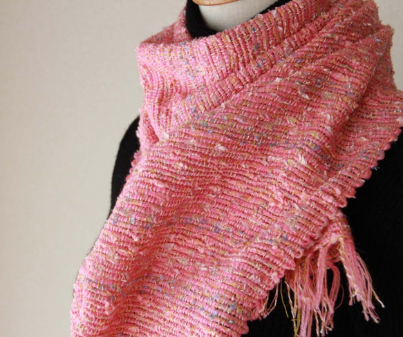 ふんわり優しいウール手織りマフラー　ピンク2　秋冬/プレゼント 2枚目の画像