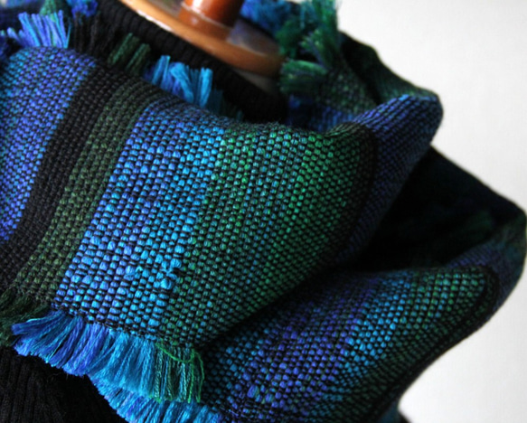 フリンジがおしゃれなウール手織りスヌード 　ブルーグリーン２/プレゼント/秋冬 5枚目の画像