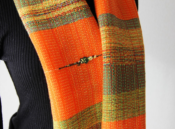 鮮やかで個性的な手織りマフラー　みかん 5枚目の画像