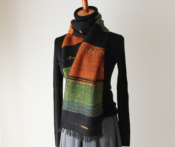 スタイリッシュで個性的なウール手織りマフラー　グリーンオレンジ縞/プレゼント 4枚目の画像