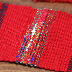 ちょっと個性的な手織りコースター3枚セット 赤 3枚目の画像