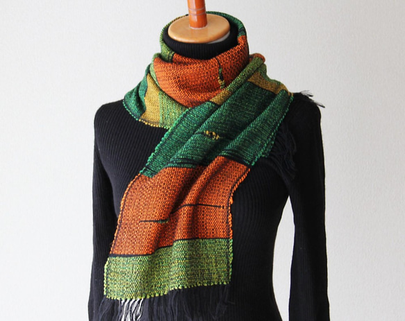 個性的で多色カラーのウール手織りマフラー　森カラー/秋冬/プレゼント 2枚目の画像